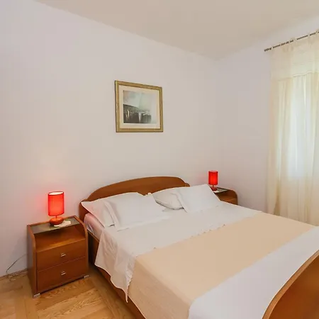 House Sanda Ferienhaus Mirce