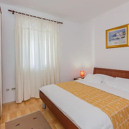 House Sanda Ferienhaus *