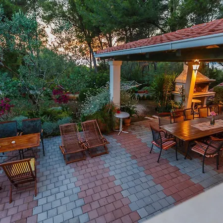 House Sanda Ferienhaus Mirce